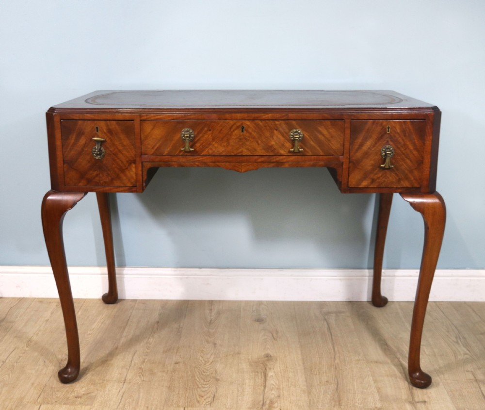 Early 20th Century walnut veneered writing table View III