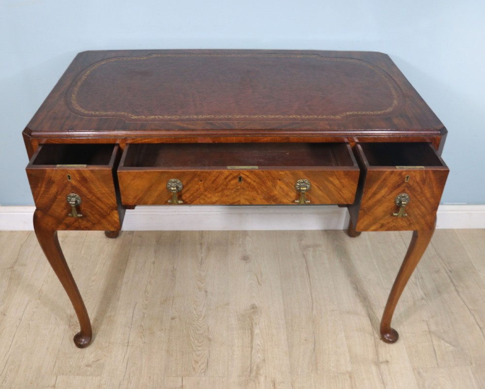 Early 20th Century walnut veneered writing table View VI