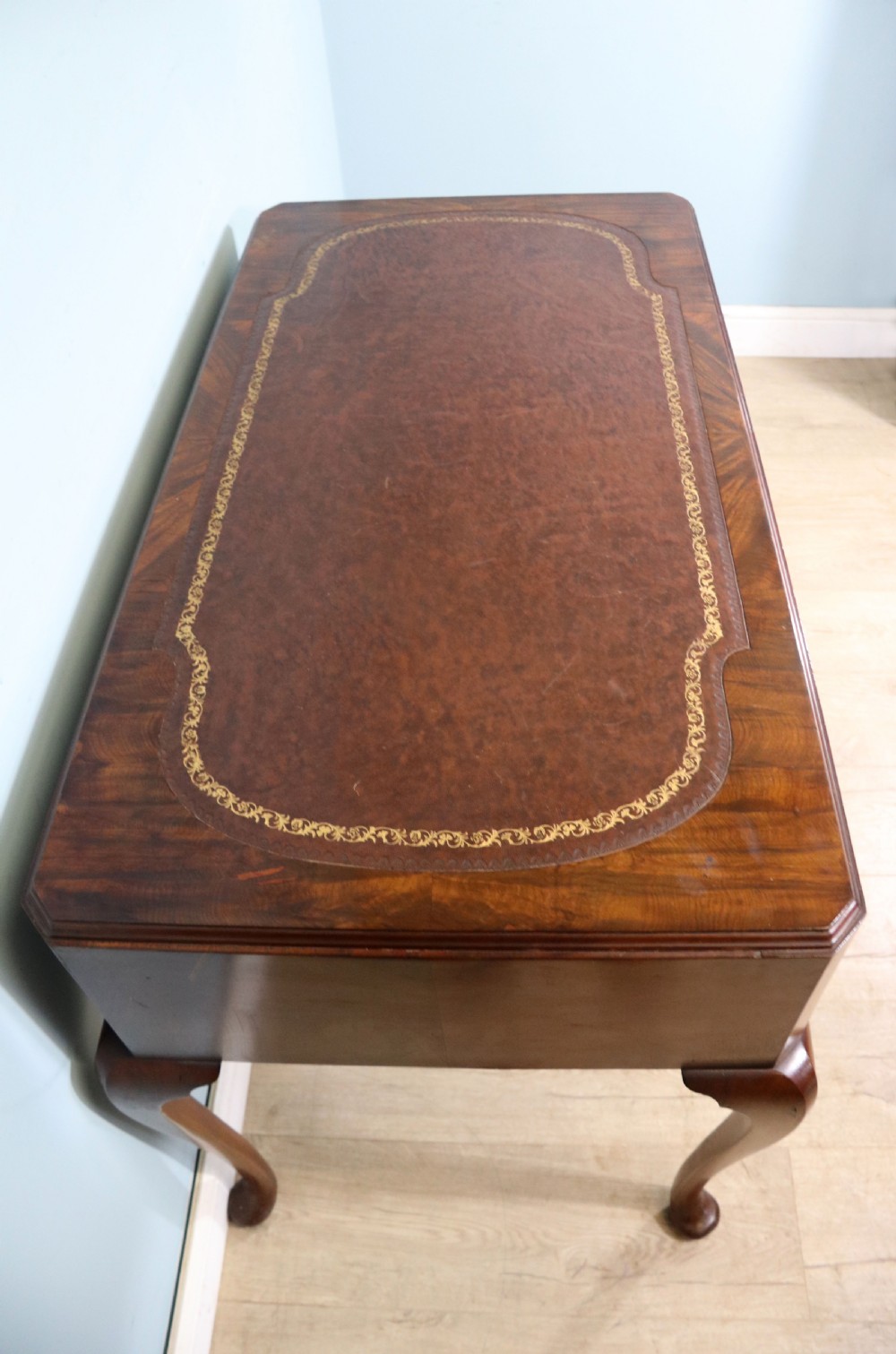 Early 20th Century walnut veneered writing table View X