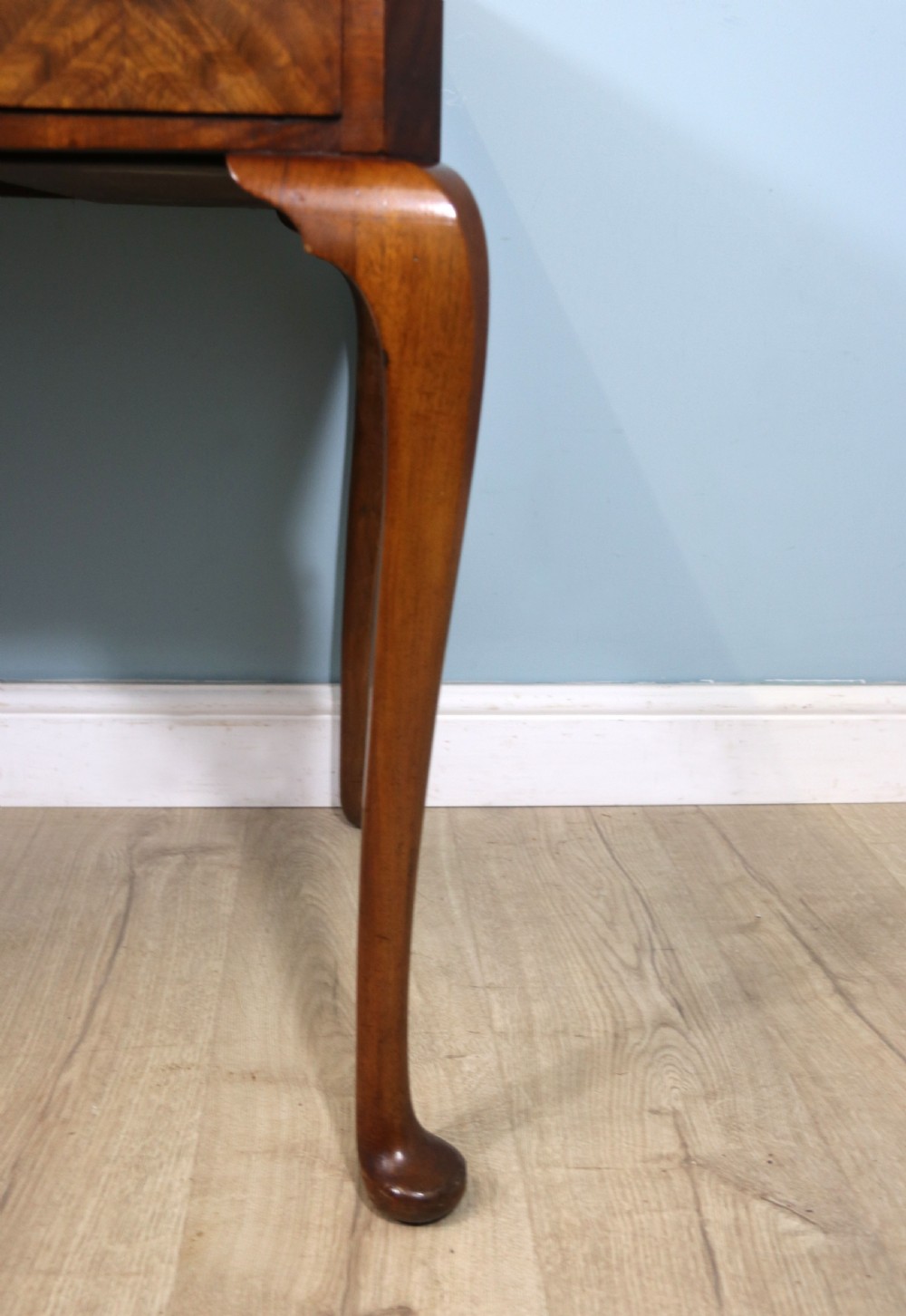 Early 20th Century walnut veneered writing table View XIX
