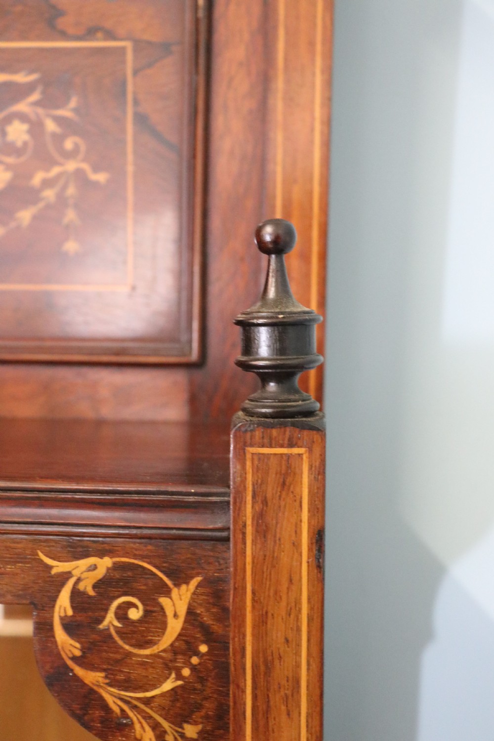 Late Victorian / Edwardian walnut veneered and inlaid side cabinet  View XI