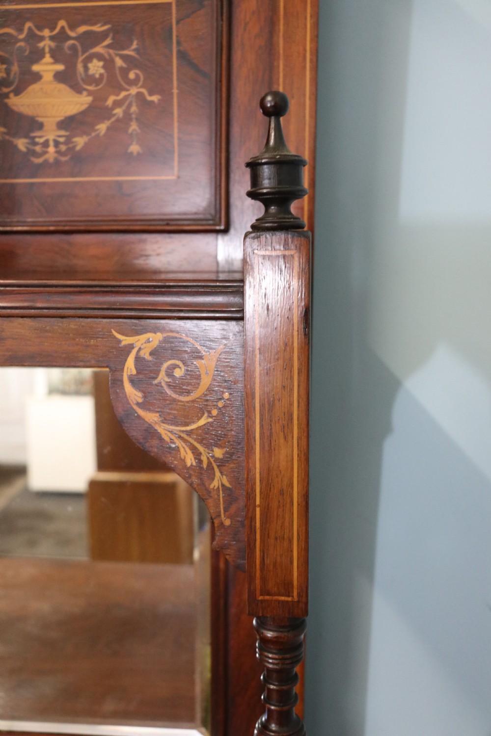 Late Victorian / Edwardian walnut veneered and inlaid side cabinet  View XVII
