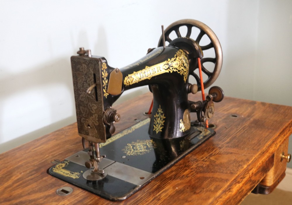 Vintage treadle Singer machine View XI