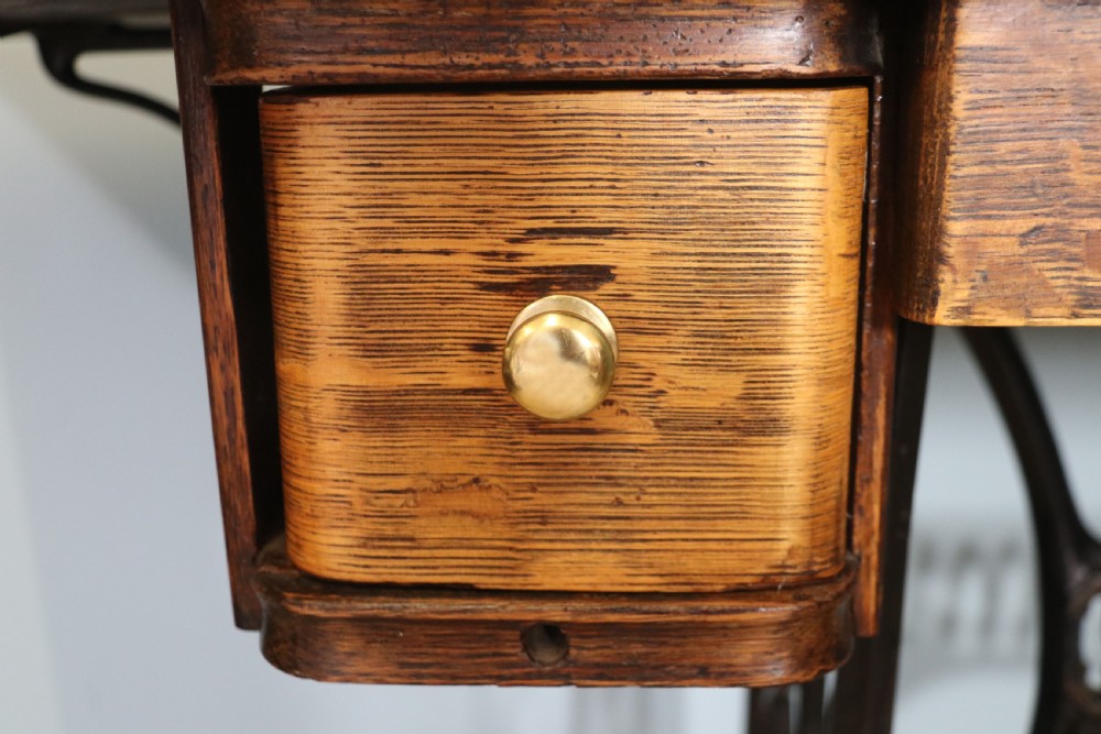 Vintage treadle Singer machine View XVII