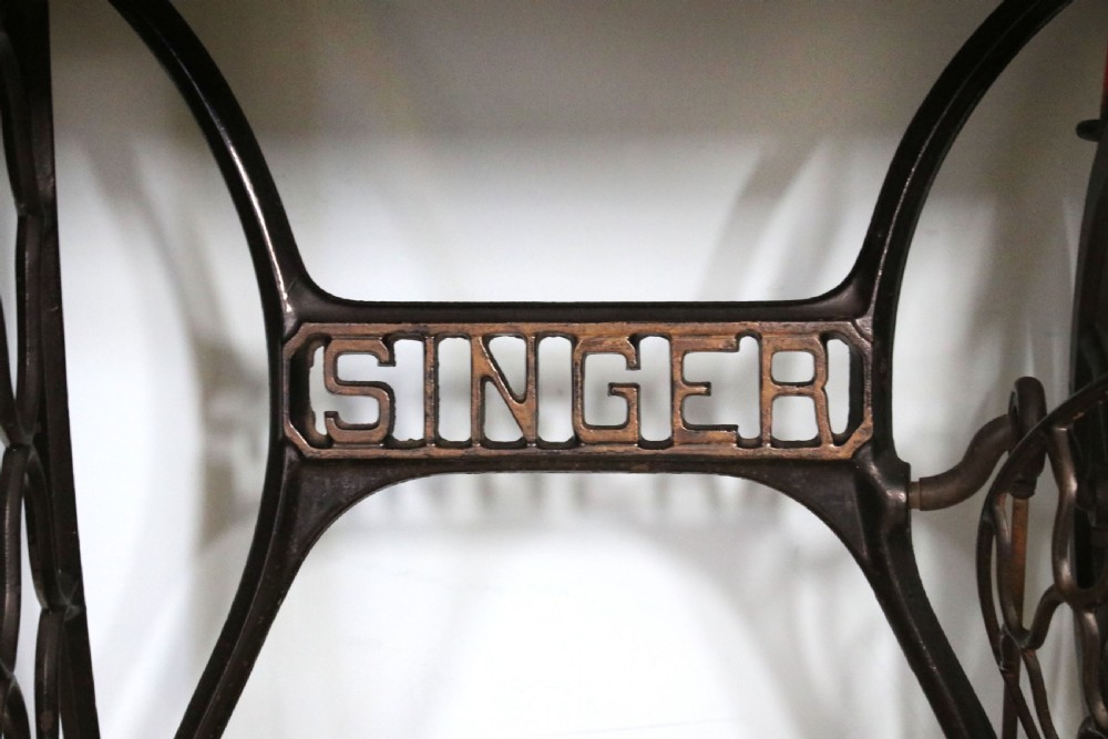Vintage treadle Singer machine View XX