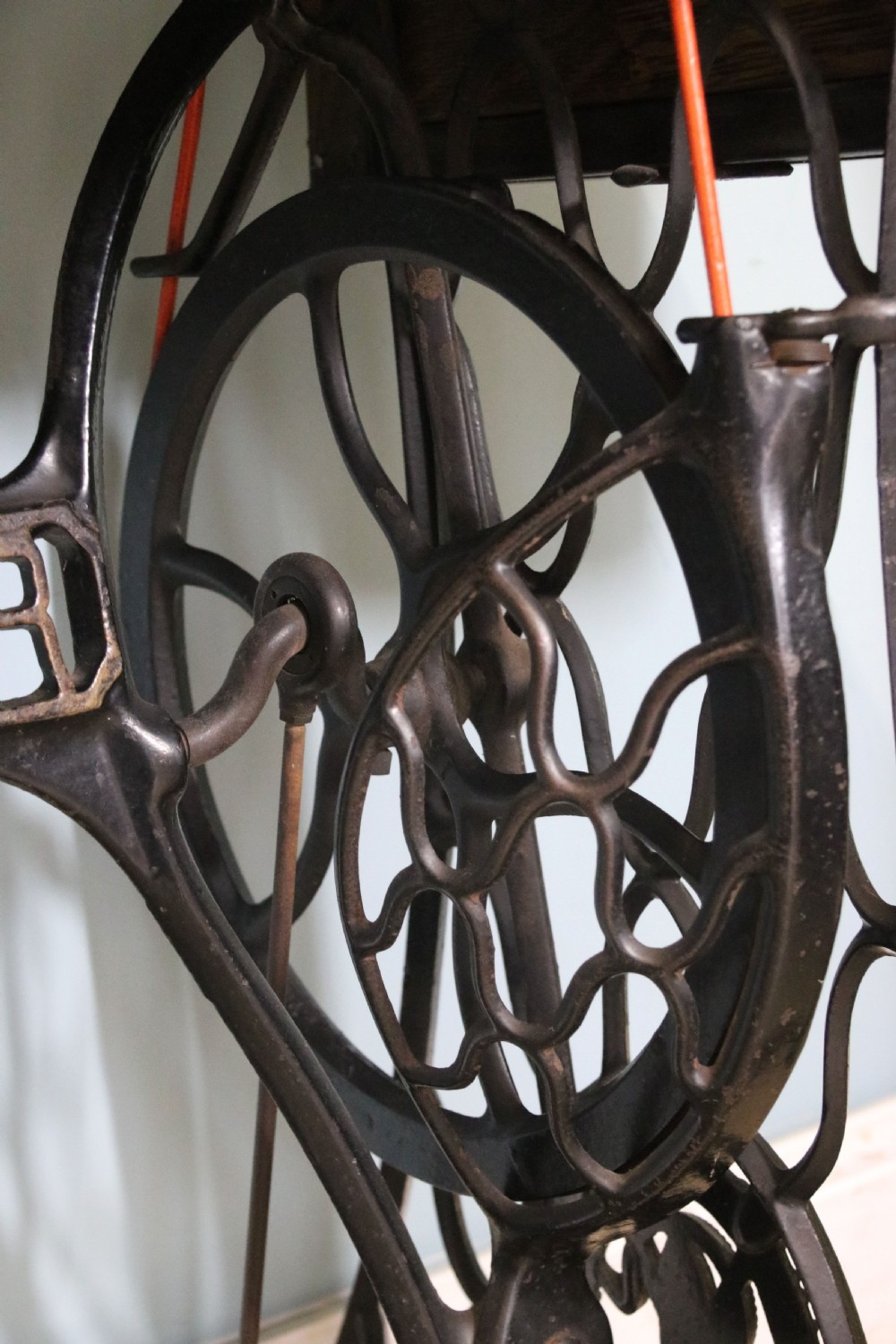 Vintage treadle Singer machine View XXI