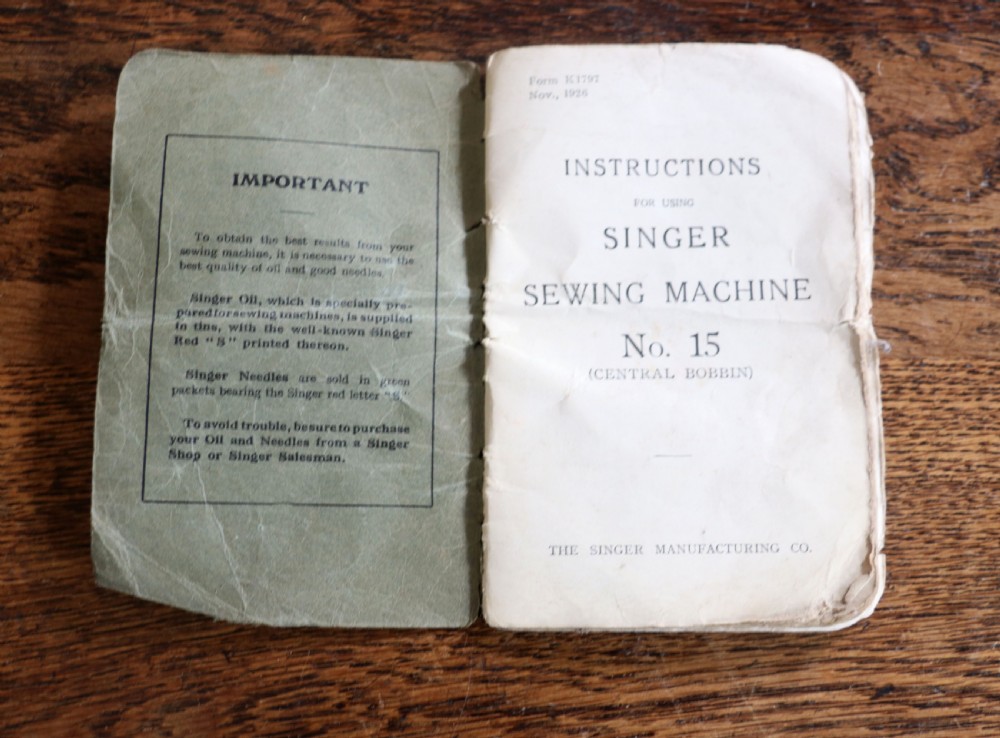 Vintage treadle Singer machine View XXIX
