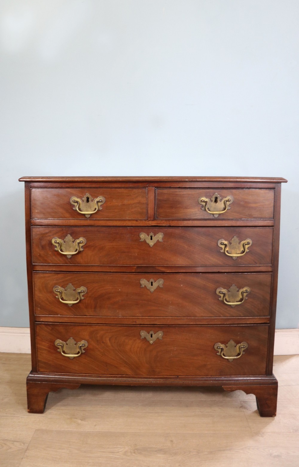 A lovely George III mahogany chest  View III