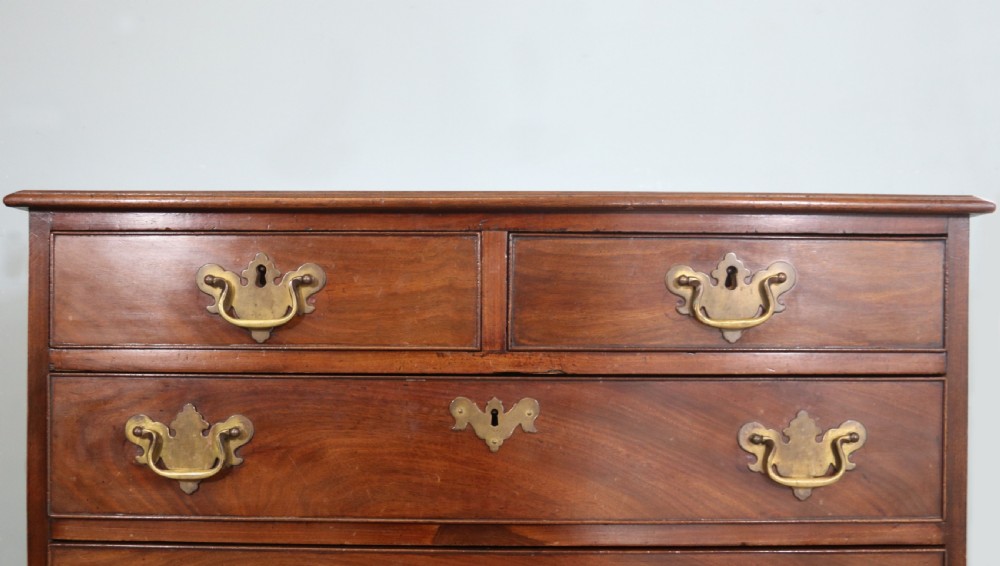 A lovely George III mahogany chest  View VII