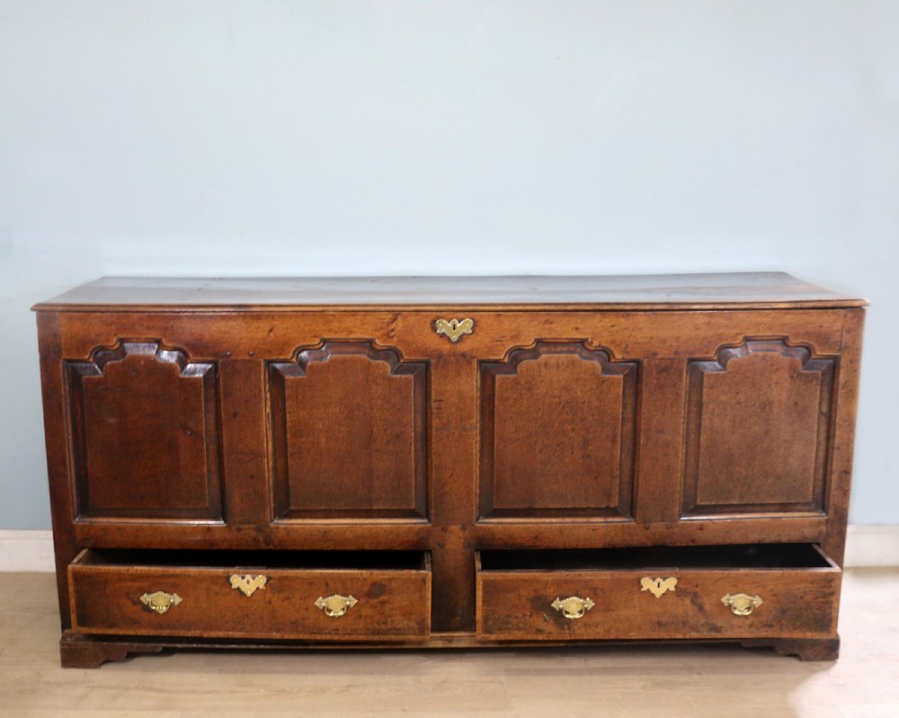 A very fine 18th century oak mule chest View IV