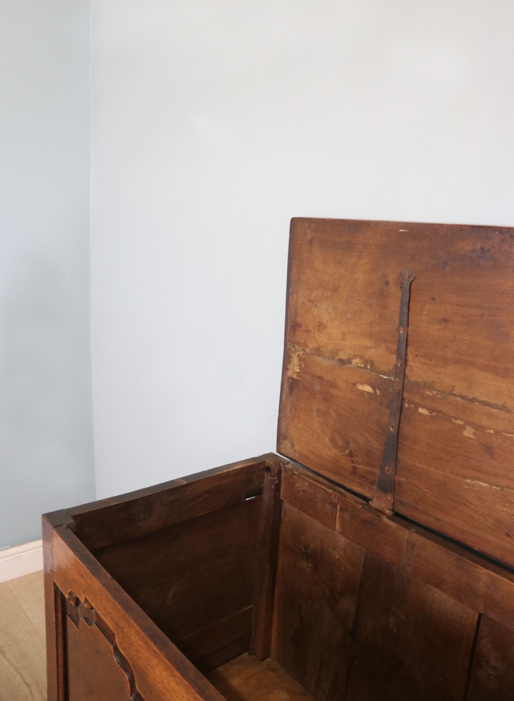 A very fine 18th century oak mule chest View X