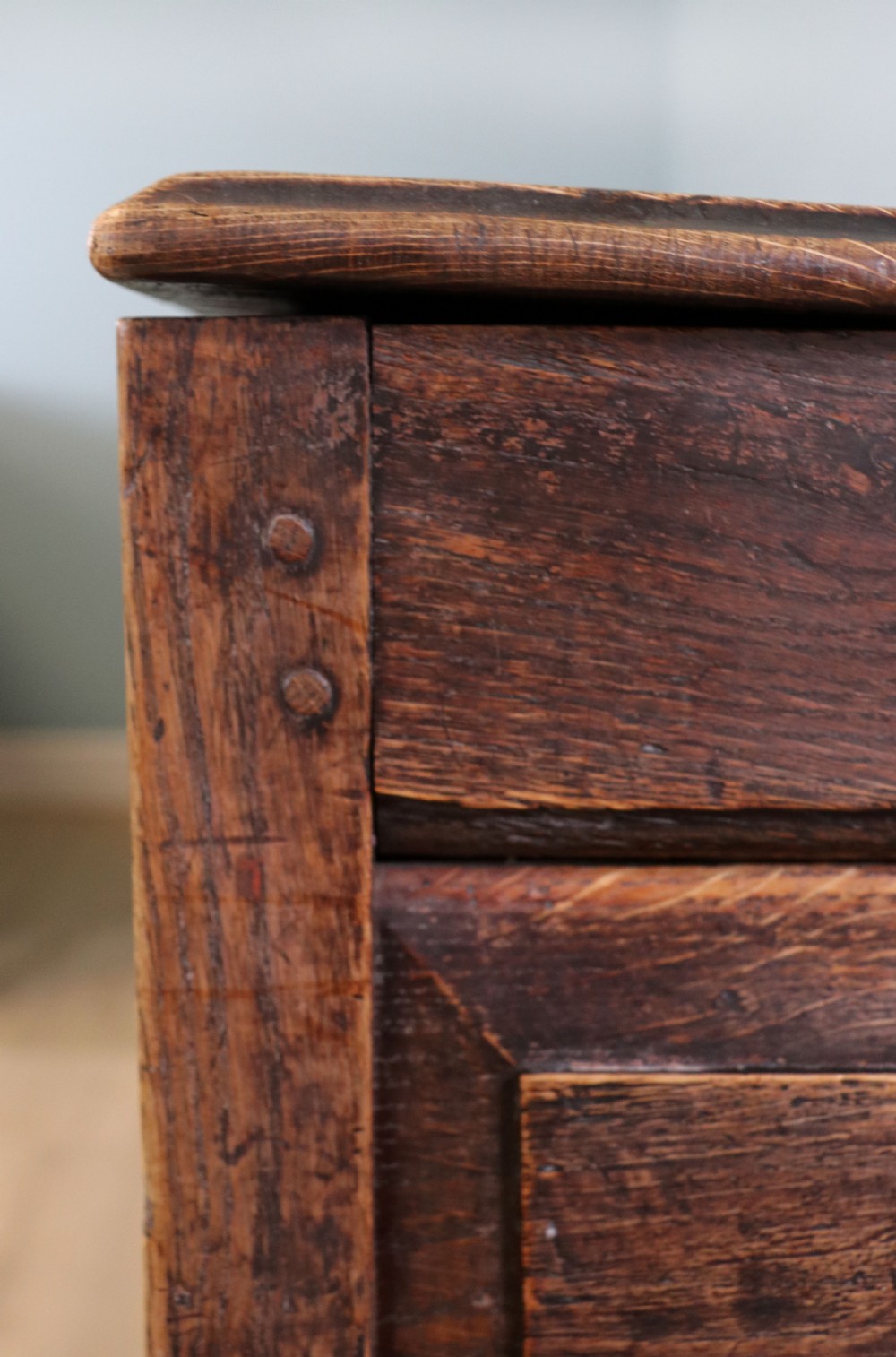 A very fine 18th century oak mule chest View XVI