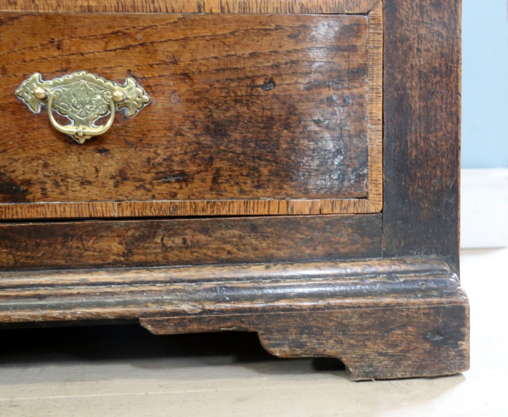 A very fine 18th century oak mule chest View XXIII