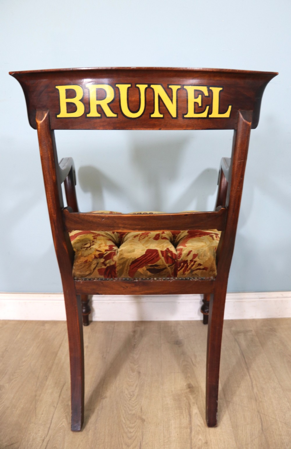 A lovely comfortable Victorian mahogany bar back carver chair 