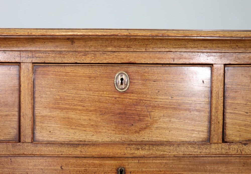 A lovely late Georgian mahogany chest of drawers  View VIII