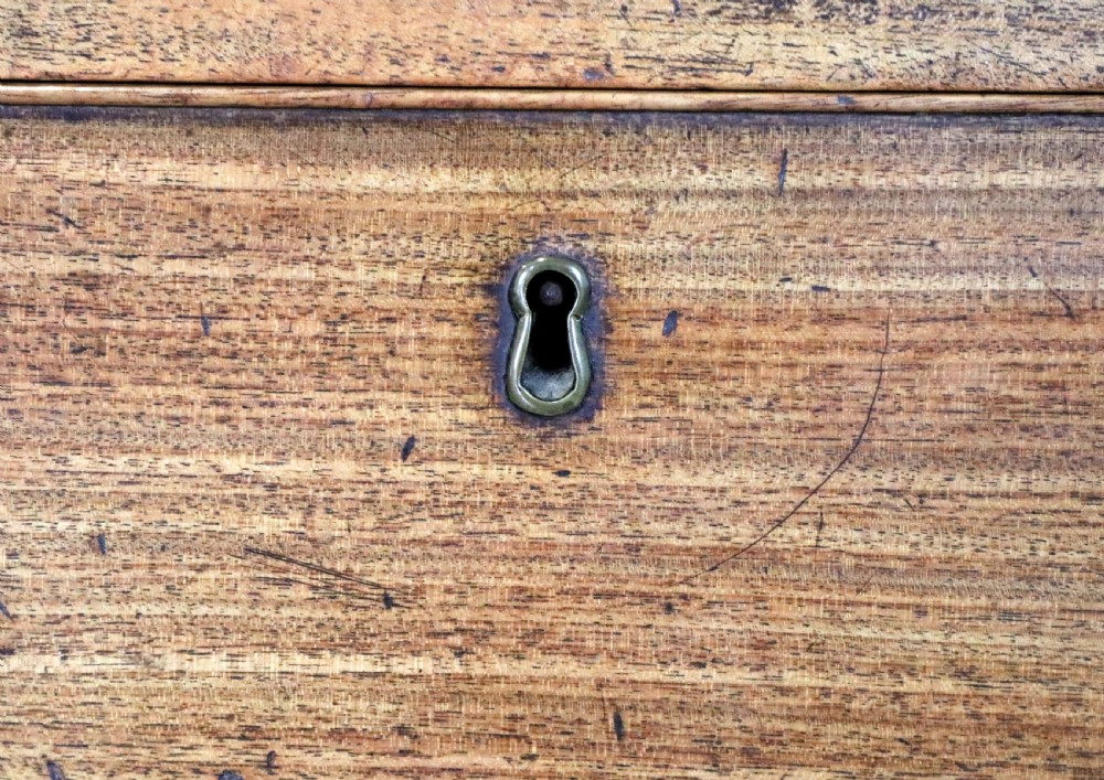 A lovely late Georgian mahogany chest of drawers  View XIII