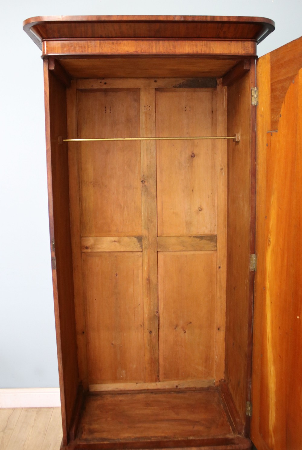 A quality Victorian imposing mahogany wardrobe!  View V