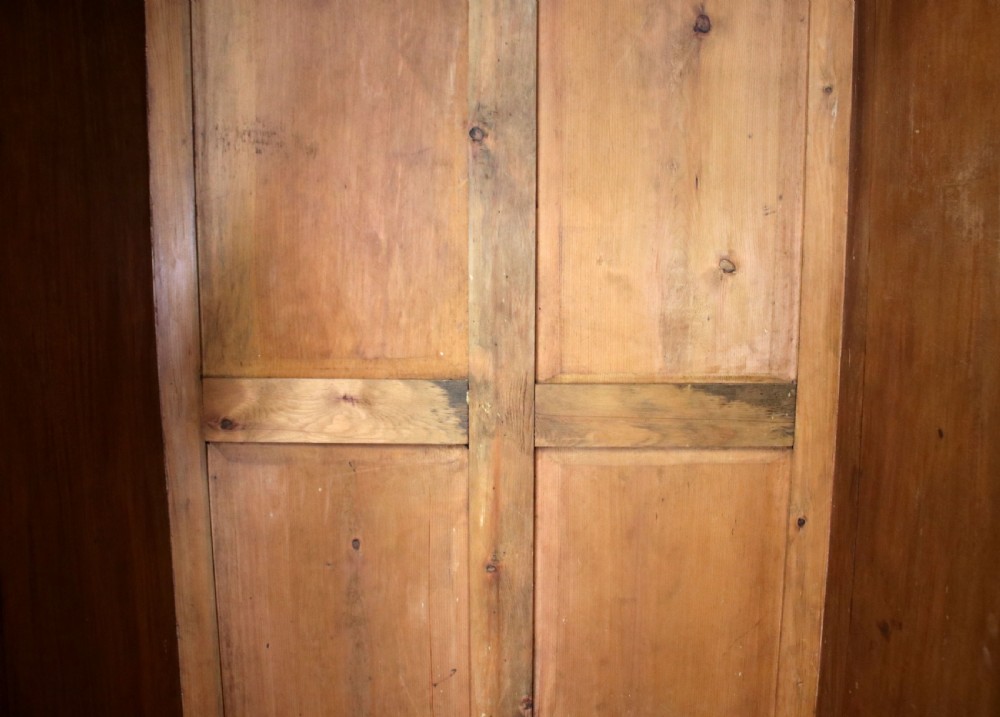 A quality Victorian imposing mahogany wardrobe!  View XII