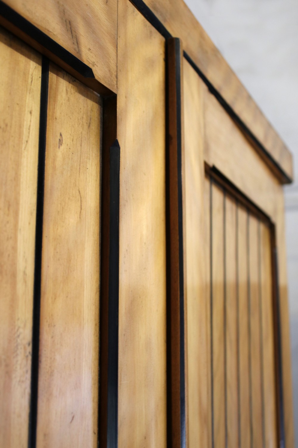 Late Victorian American walnut wardrobe  View VII