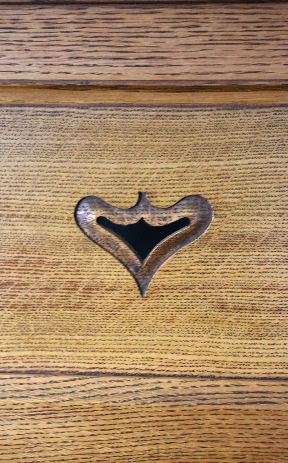 A lovely late Victorian solid light oak sideboard  View XXVII