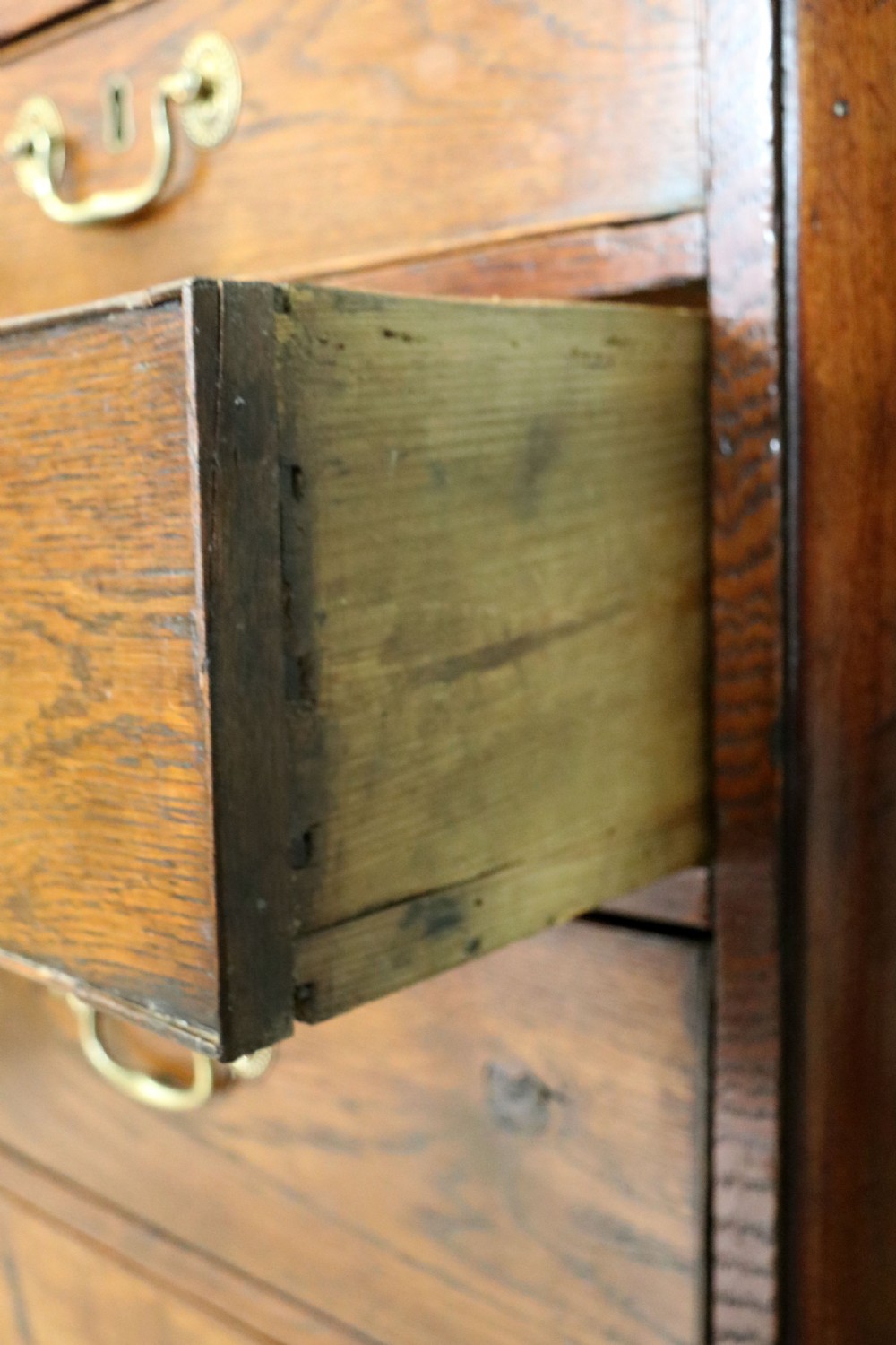 A lovely George III oak and mahogany crossbanded chest View XIX