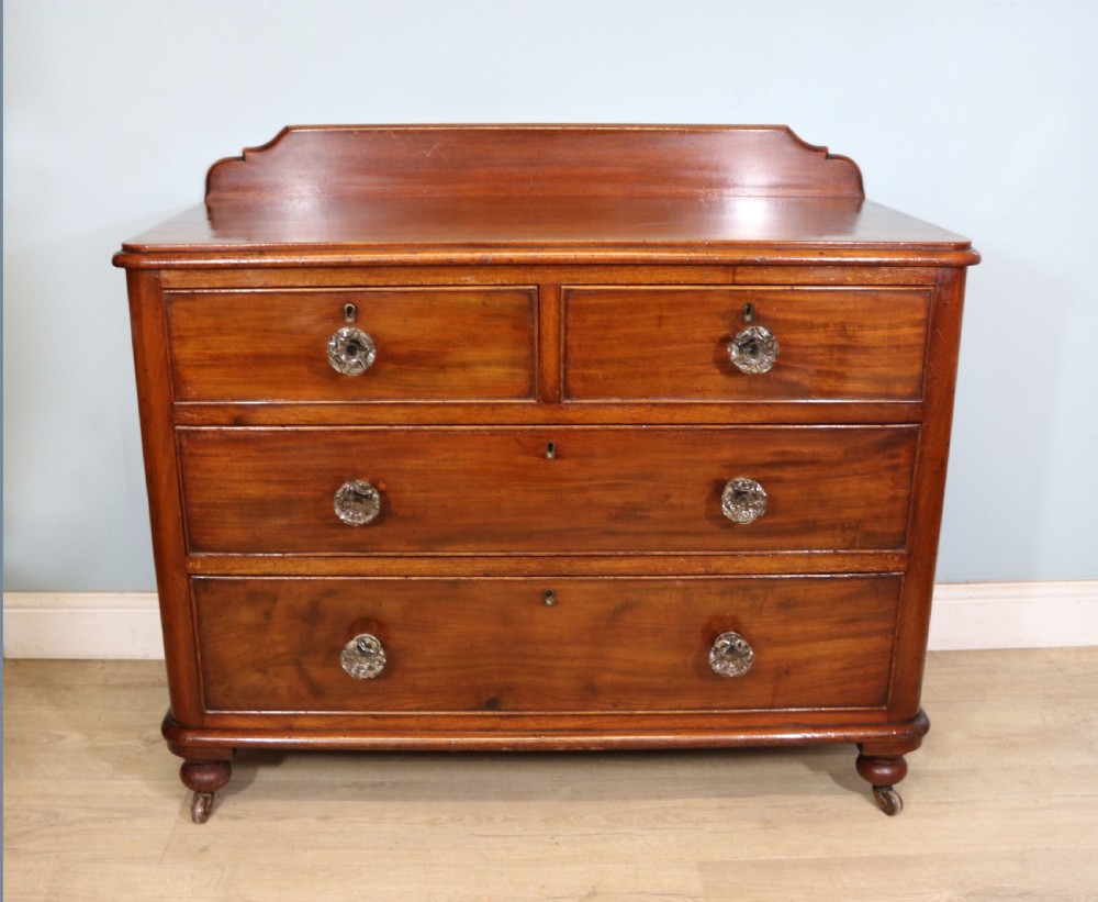 A quality Victorian mahogany chest of drawers.  View II
