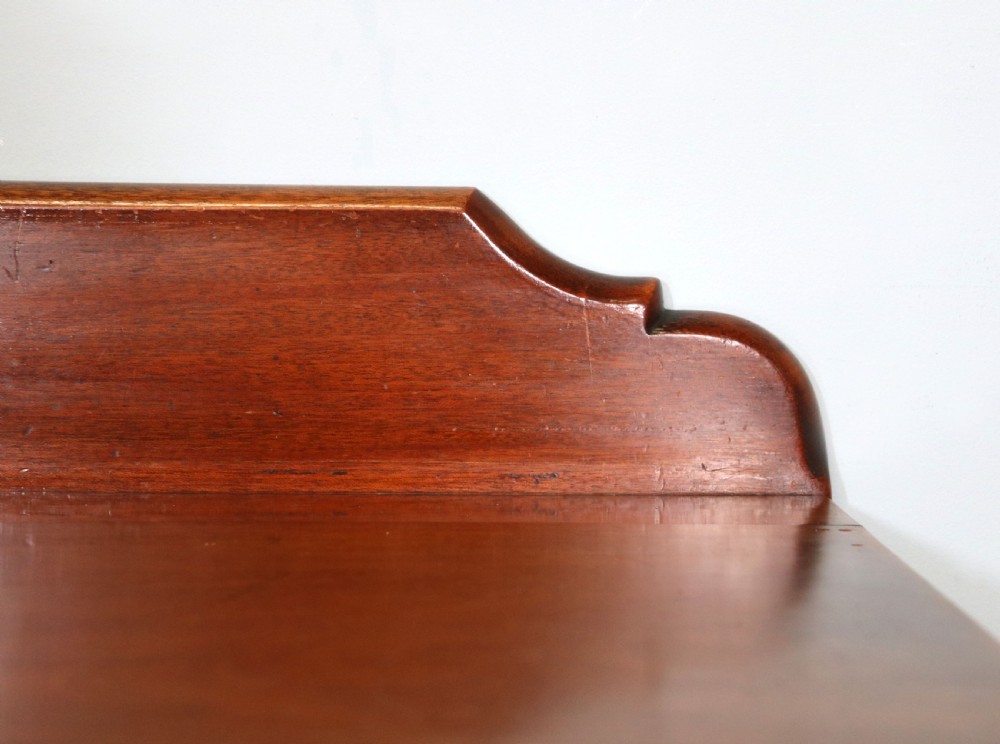 A quality Victorian mahogany chest of drawers.  View VIII