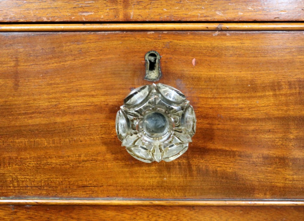 A quality Victorian mahogany chest of drawers.  View XI