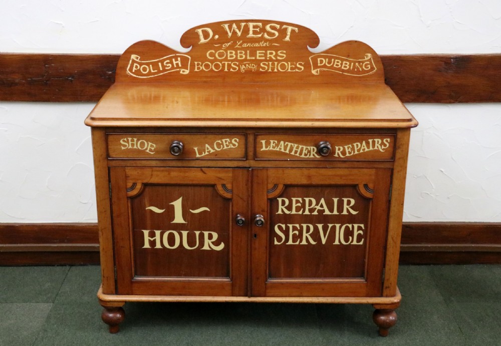  A lovely Victorian mahogany sideboard. View II