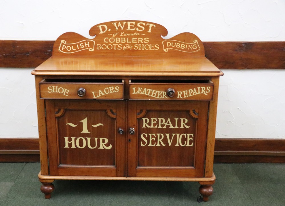  A lovely Victorian mahogany sideboard. View III