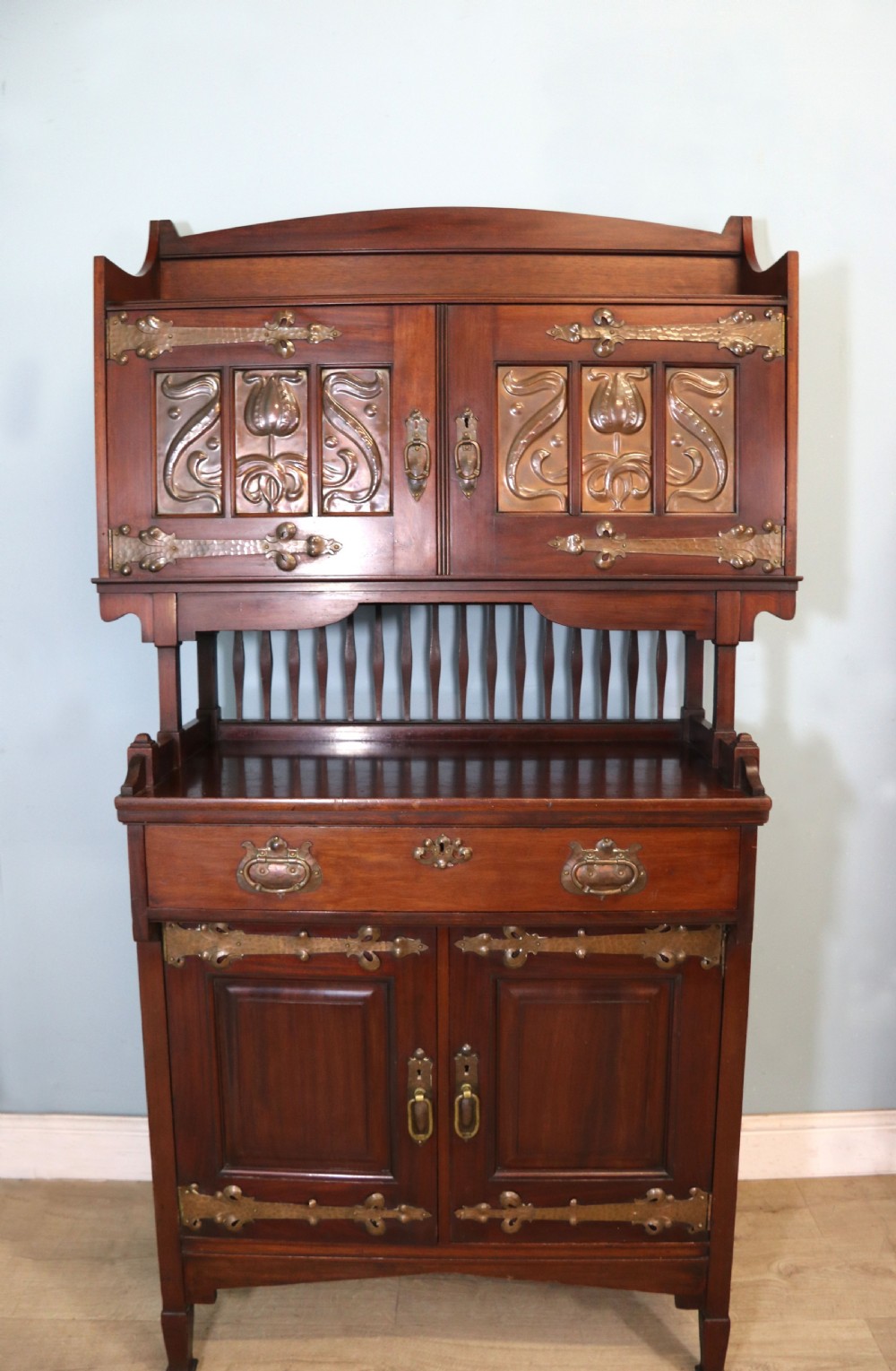 A lovely Arts & Crafts style side cabinet.