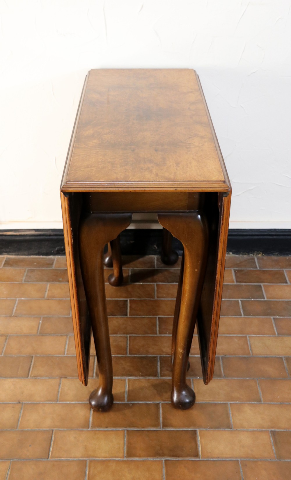  A lovely Queen Anne revival drop leaf dining table. View VIII