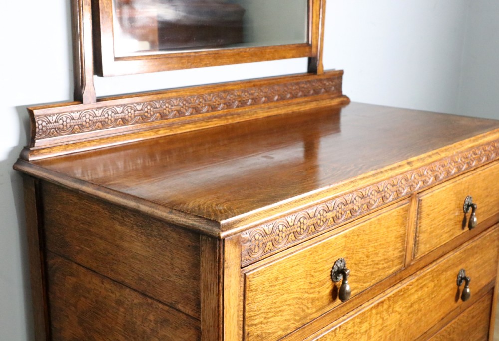 A lovely early 20th century oak dressing chest!. View VIII