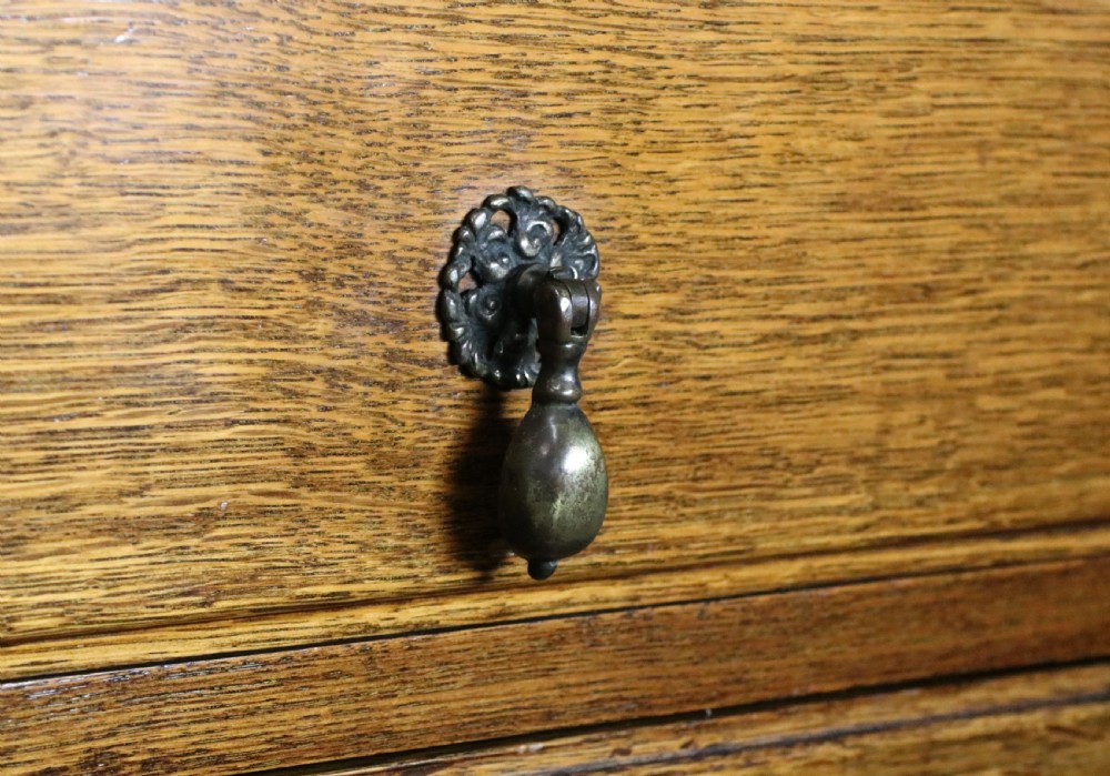 A lovely early 20th century oak dressing chest!. View XIII