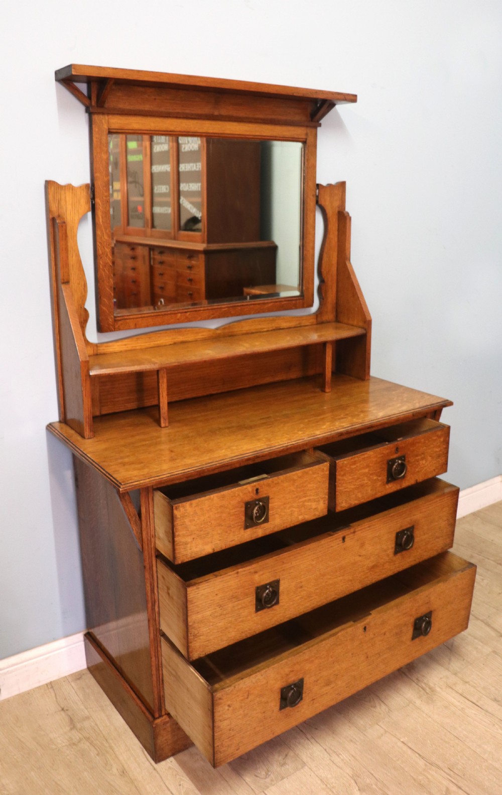  A lovely English Arts and Crafts dressing chest View IV