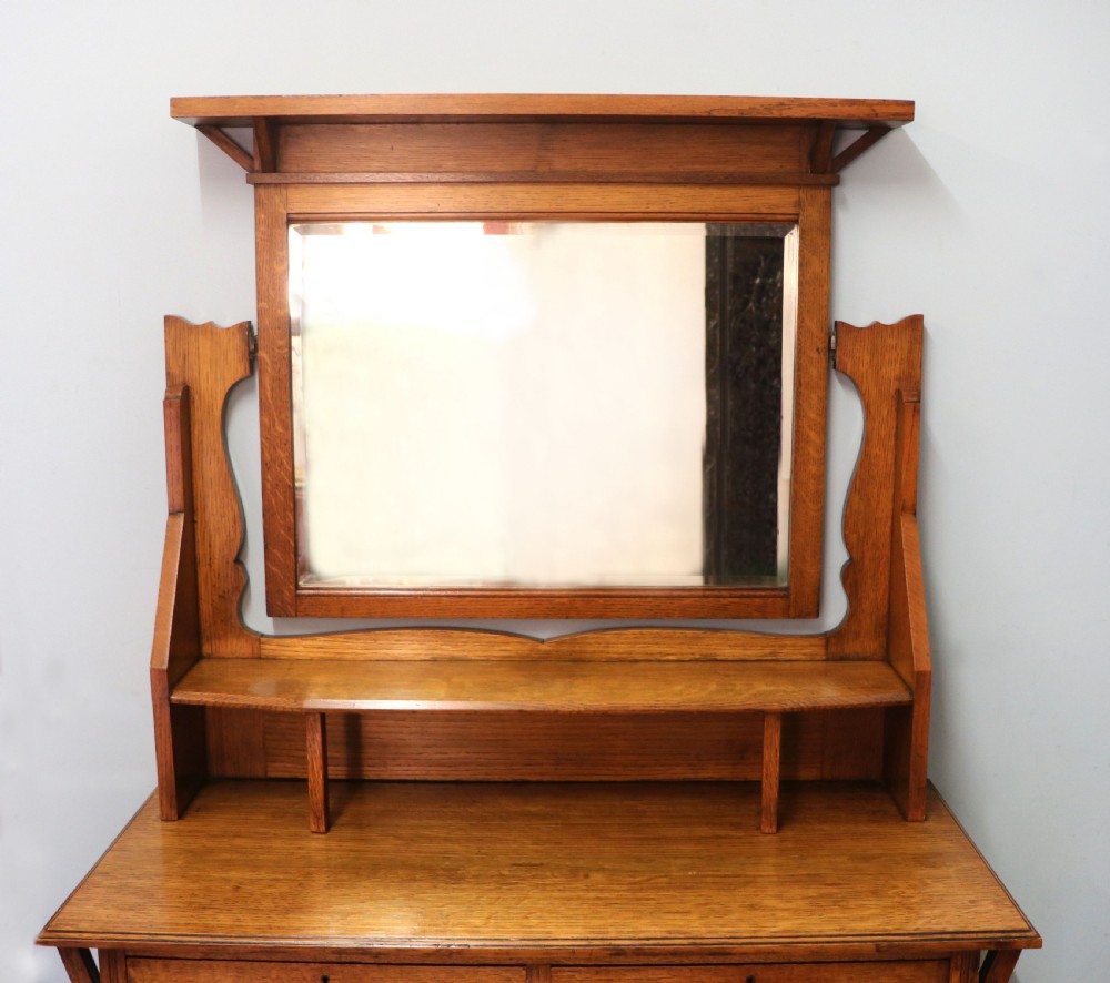  A lovely English Arts and Crafts dressing chest View V