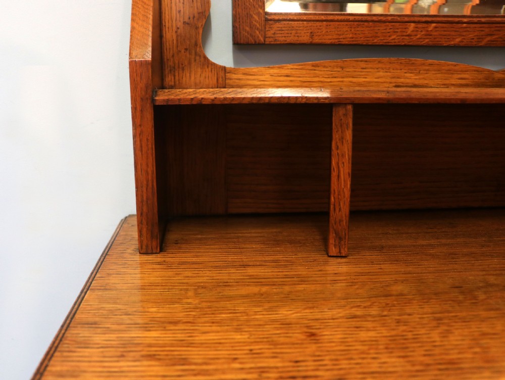  A lovely English Arts and Crafts dressing chest View XVII
