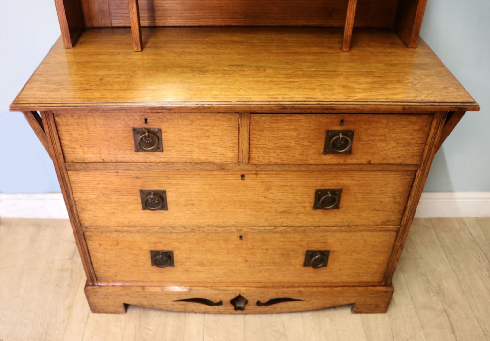  A lovely English Arts and Crafts dressing chest View XX