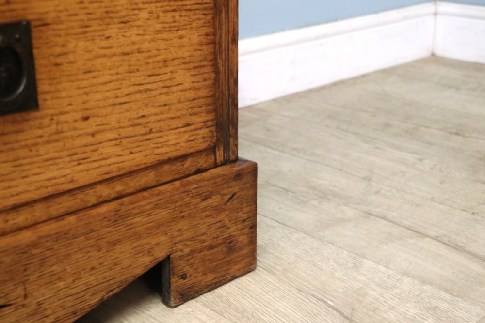  A lovely English Arts and Crafts dressing chest View XXIX