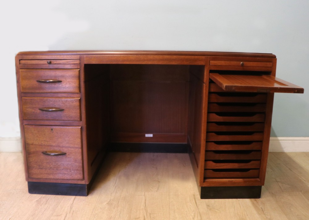 A superb quality stylish 20th century mahogany twin pedestal desk. View IV