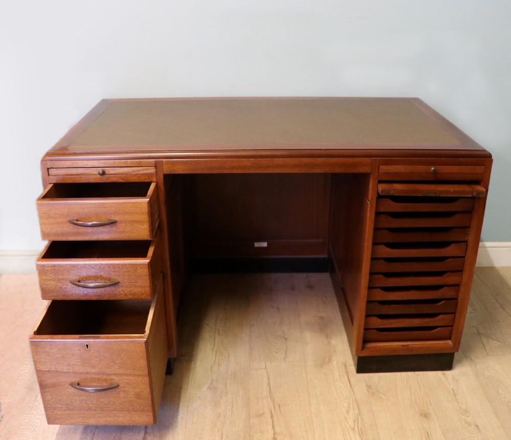 A superb quality stylish 20th century mahogany twin pedestal desk. View VIII