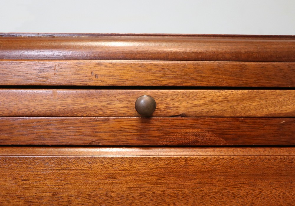 A superb quality stylish 20th century mahogany twin pedestal desk. View XXVI
