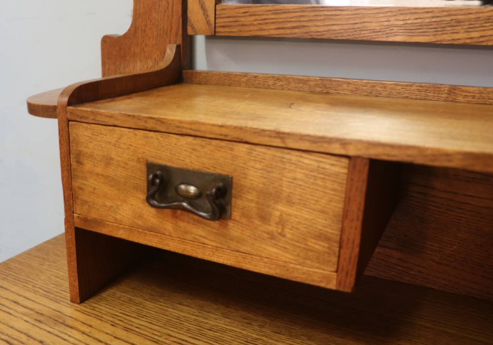 A lovely late 19th century light oak dressing chest View VIII