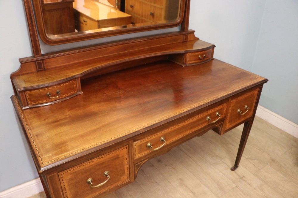 A fine quality Edwardian mahogany dressing table with inlaid decoration! View XVI