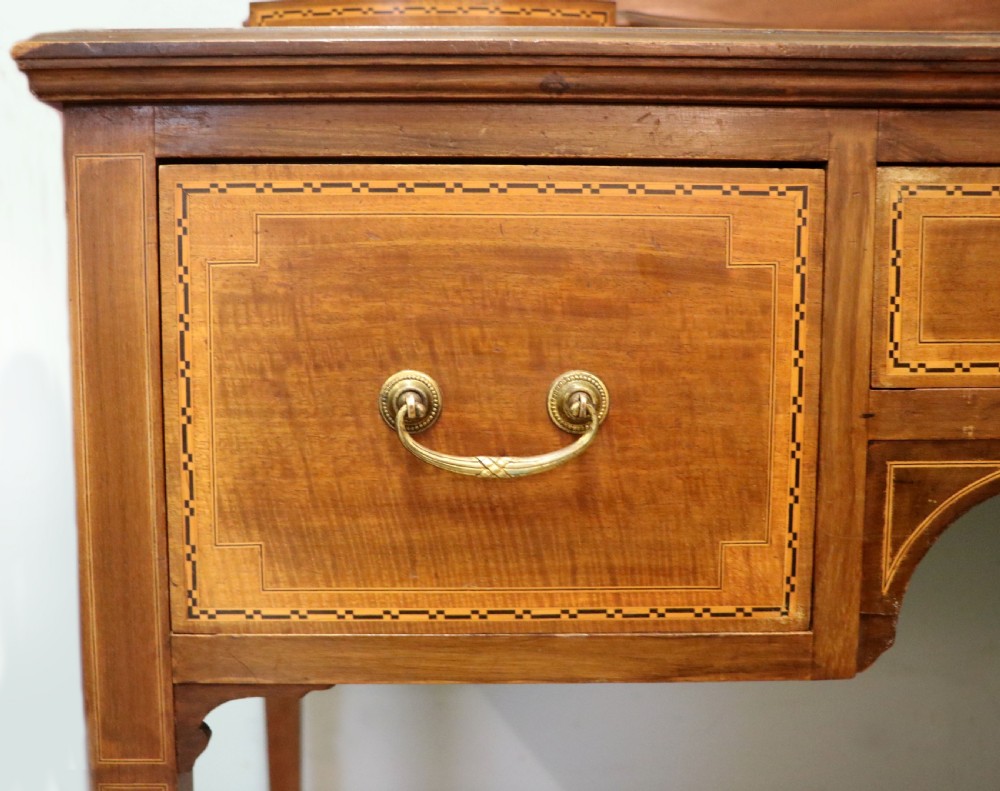 A fine quality Edwardian mahogany dressing table with inlaid decoration! View XIX