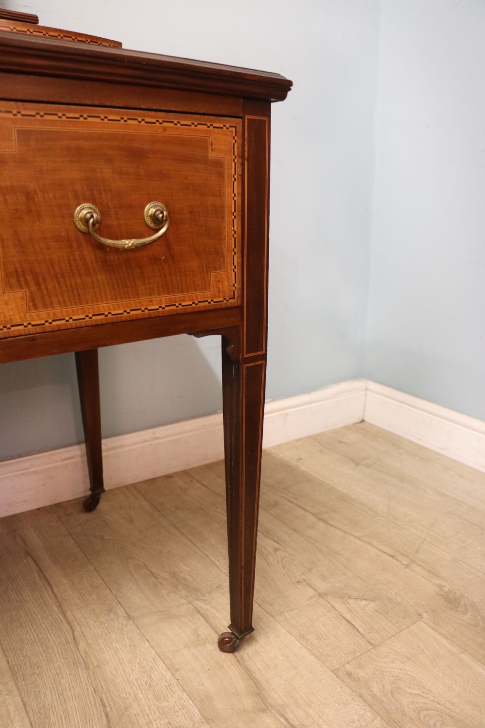 A fine quality Edwardian mahogany dressing table with inlaid decoration! View XXIV