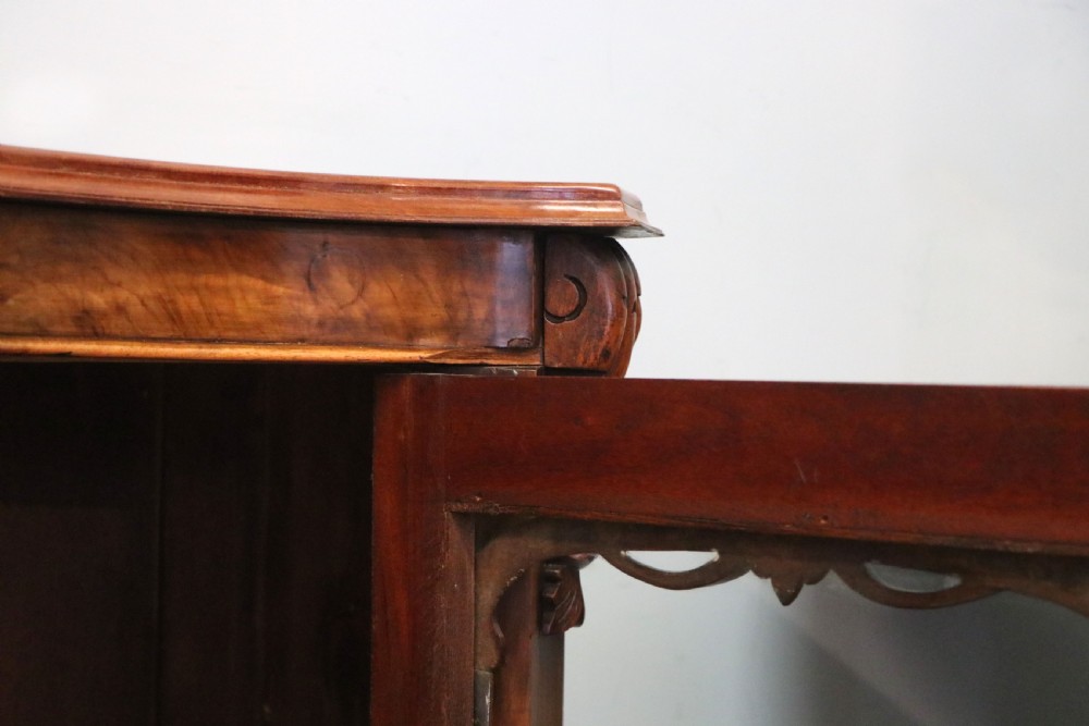  A lovely Victorian walnut & mahogany veneered sideboard of serpentine form. View X