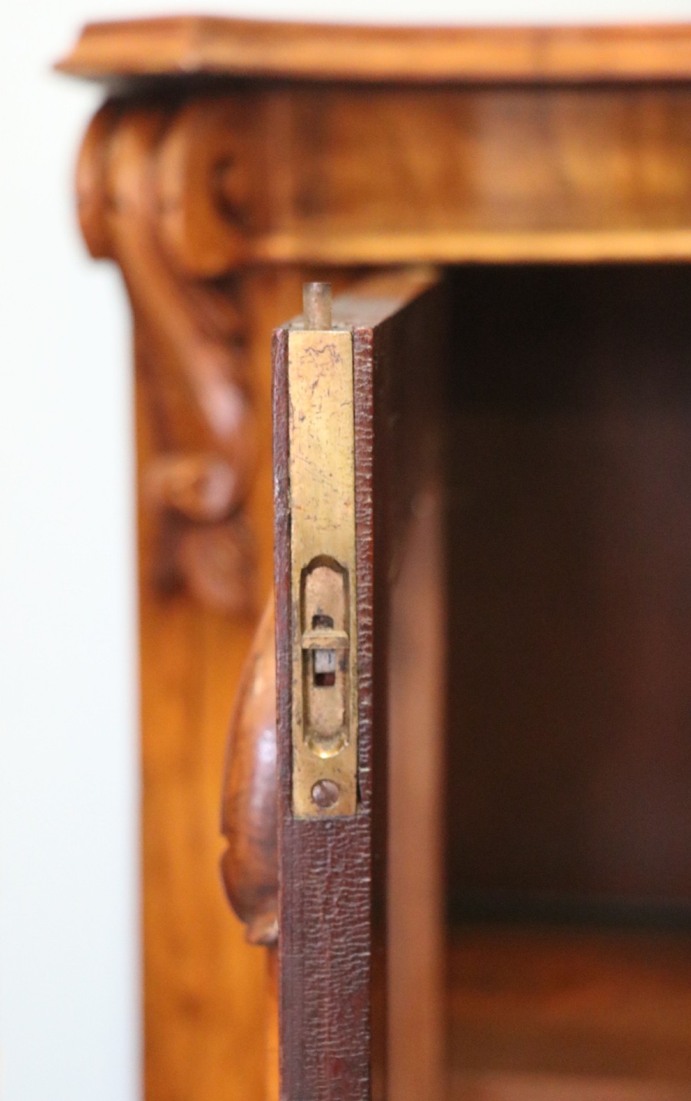  A lovely Victorian walnut & mahogany veneered sideboard of serpentine form. View XIX