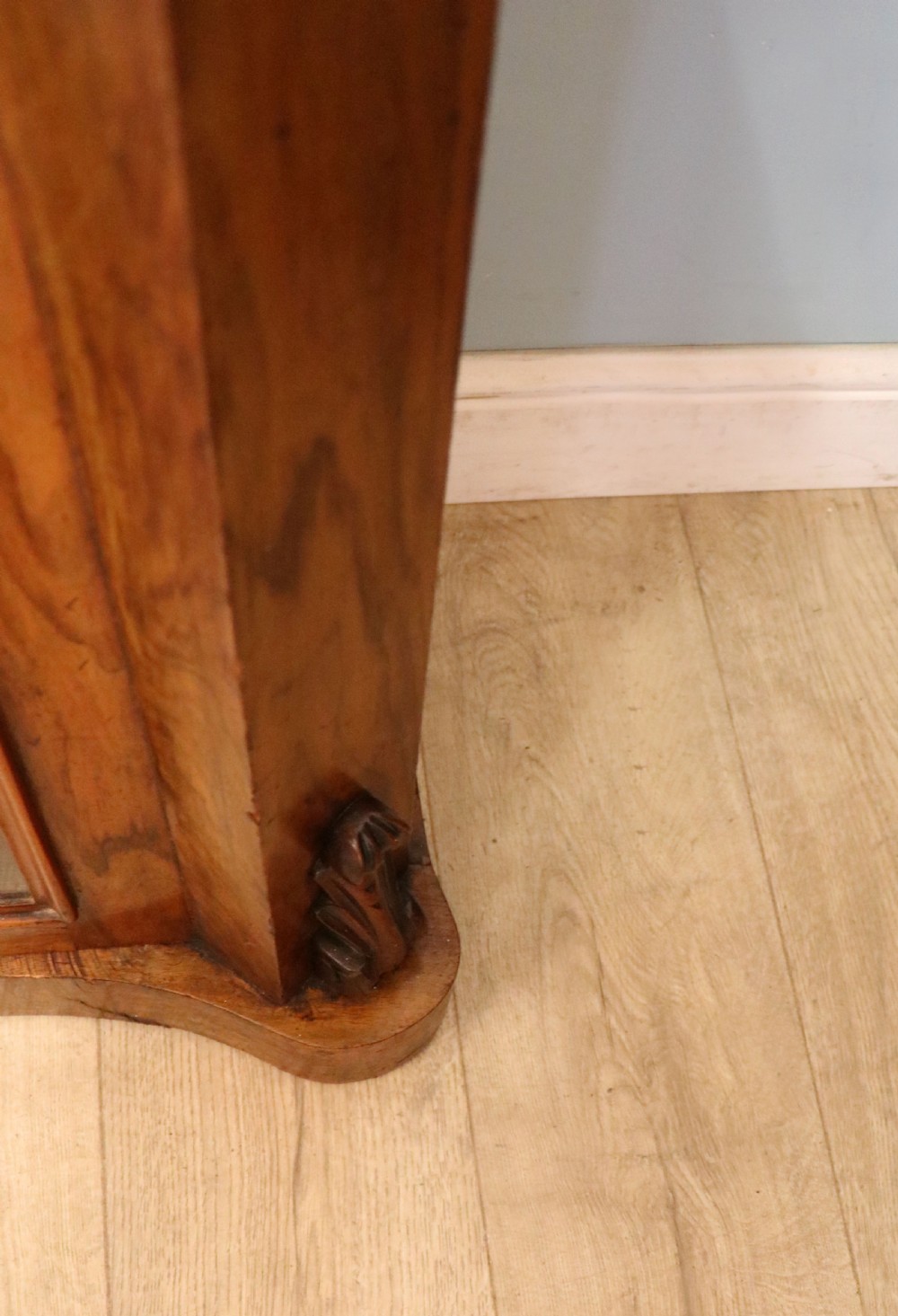  A lovely Victorian walnut & mahogany veneered sideboard of serpentine form. View XXI