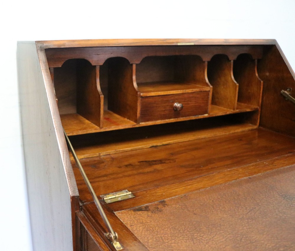 A really lovely & understated 1930s oak bureau. View XIV